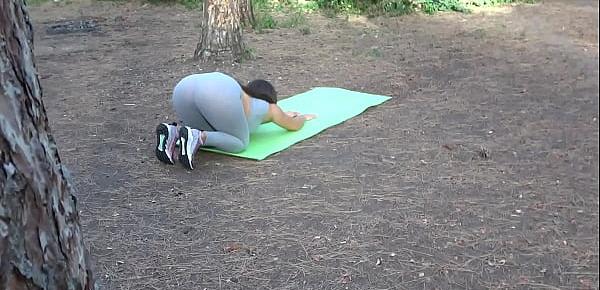  Teen doing Yoga, Public Blowjob of Big Cock In the Park!
